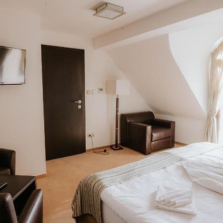 Hotel Bonaparte Kosice Ngoại thất bức ảnh