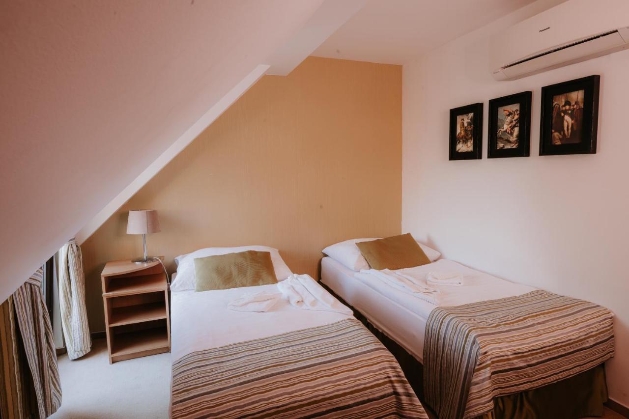 Hotel Bonaparte Kosice Ngoại thất bức ảnh