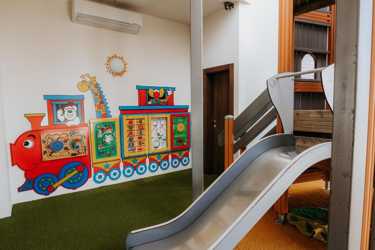 Hotel Bonaparte Kosice Ngoại thất bức ảnh