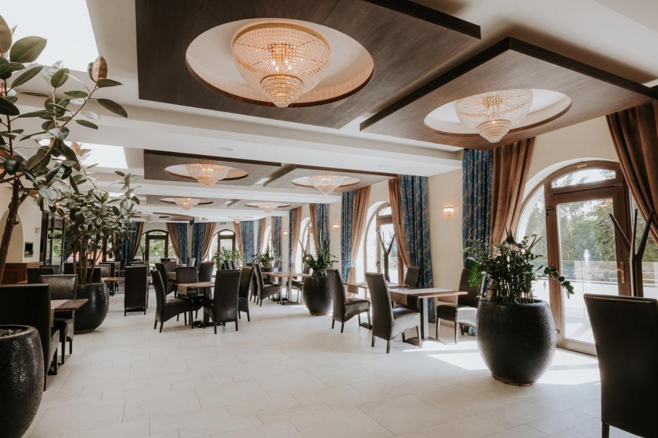 Hotel Bonaparte Kosice Ngoại thất bức ảnh