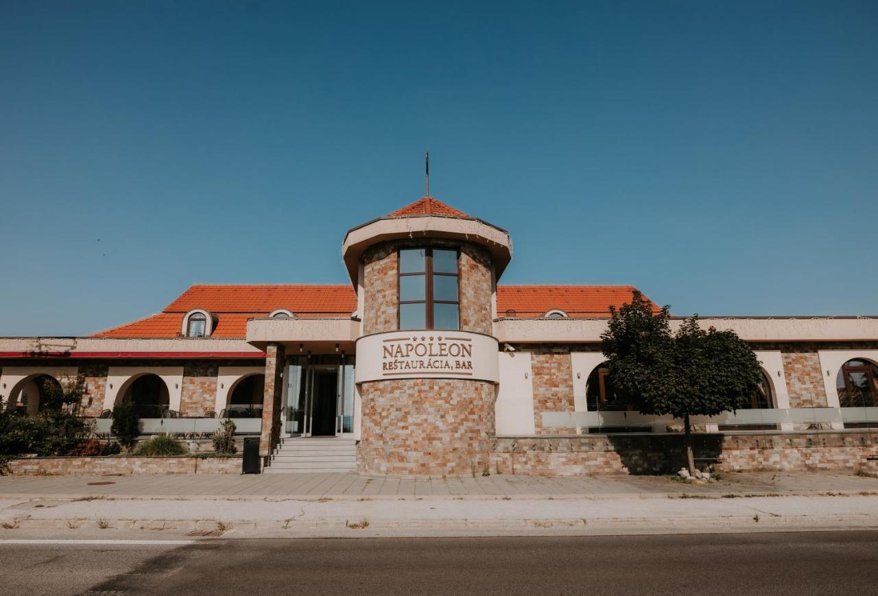 Hotel Bonaparte Kosice Ngoại thất bức ảnh