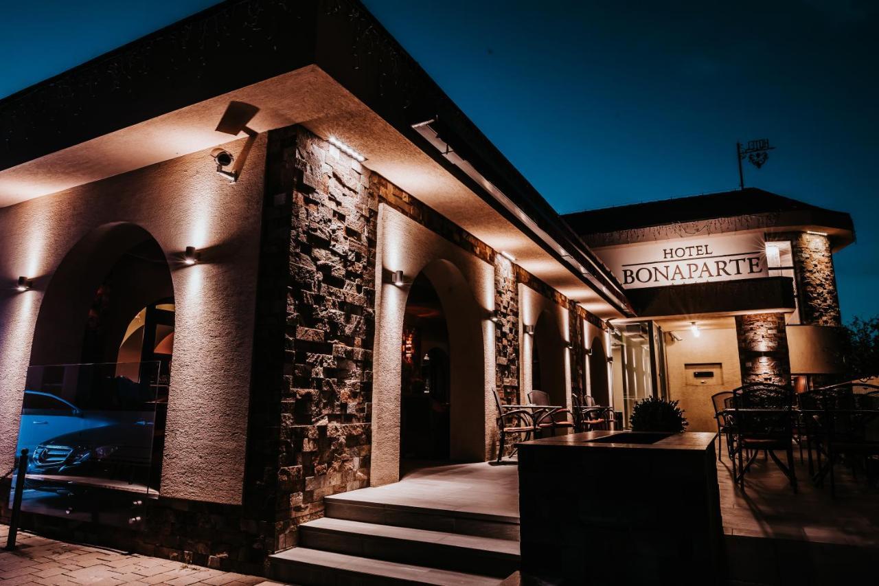 Hotel Bonaparte Kosice Ngoại thất bức ảnh