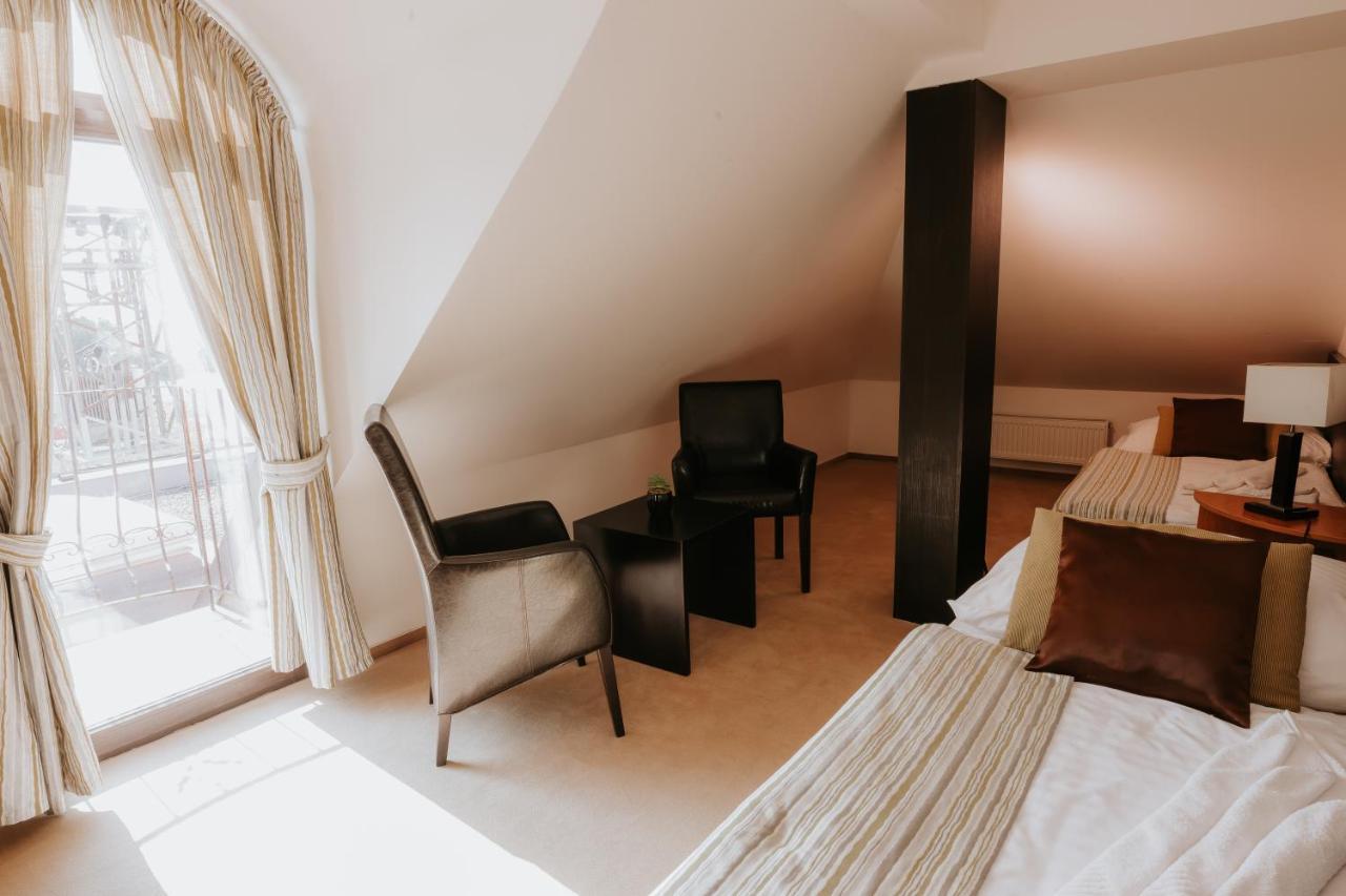 Hotel Bonaparte Kosice Ngoại thất bức ảnh