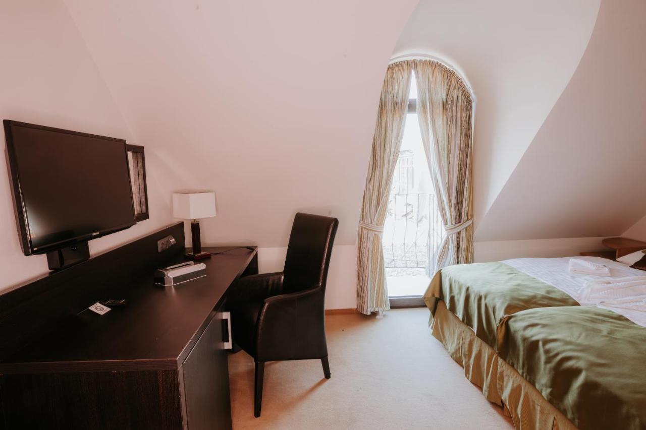 Hotel Bonaparte Kosice Ngoại thất bức ảnh