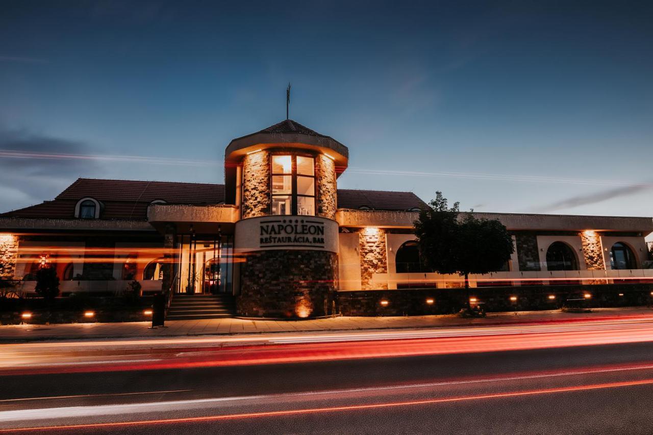 Hotel Bonaparte Kosice Ngoại thất bức ảnh