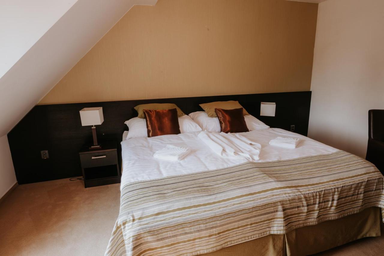 Hotel Bonaparte Kosice Ngoại thất bức ảnh